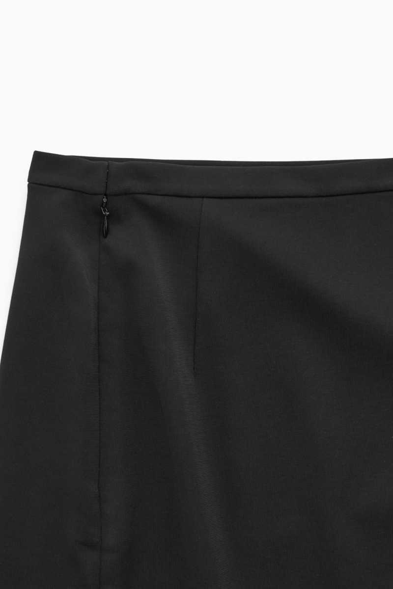 COS Asymmetric Cutout Röcke Damen Schwarz | 7160-TIPYF