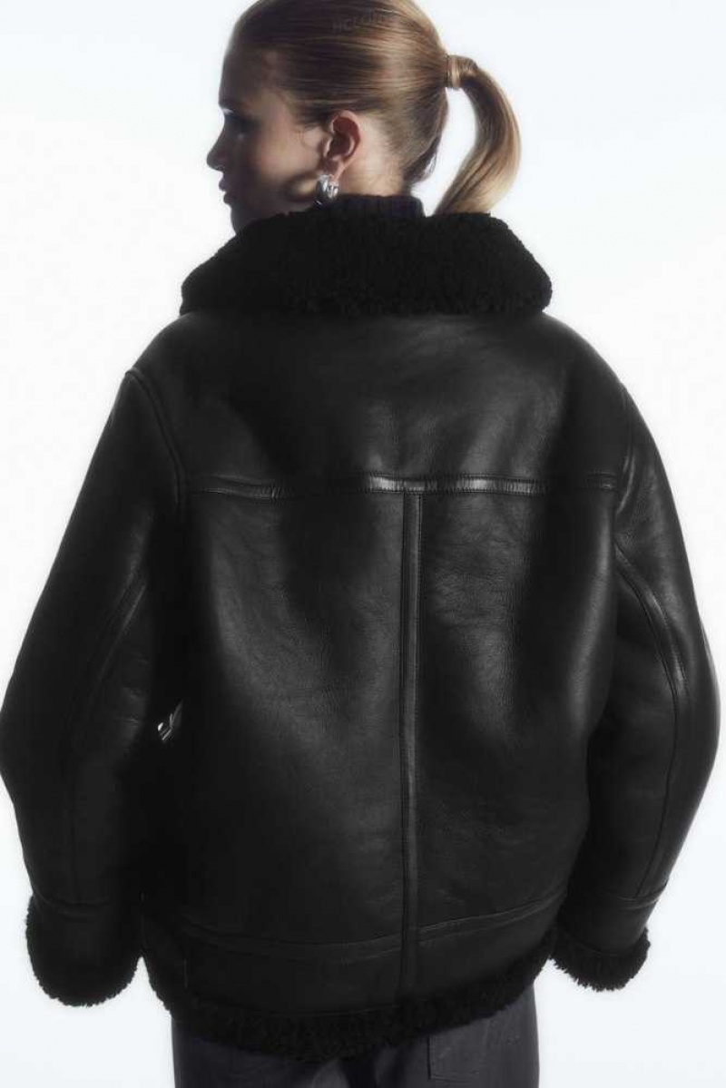 COS Oversized Reversible Shearling Jacken Damen | 5479-WMCFS