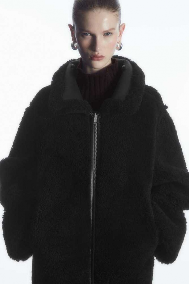 COS Oversized Reversible Shearling Jacken Damen | 5479-WMCFS